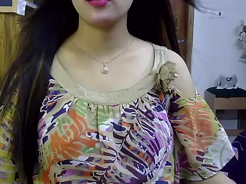 Snapshot of Obonti_2000 chatting on 10-22-25, 05:13 Obonti 2000 online show from 10-22-25, 05:13