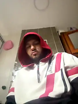 Snapshot of Frank0021 chatting on 09-18-25, 09:44 Frank0021 online show from 09-18-25, 09:44