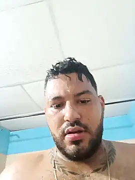 Snapshot of Frank0021 chatting on 10-23-25, 02:00 Frank0021 online show from 10-23-25, 02:00