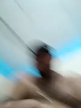 Snapshot of Frank0021 chatting on 10-23-25, 10:52 Frank0021 online show from 10-23-25, 10:52