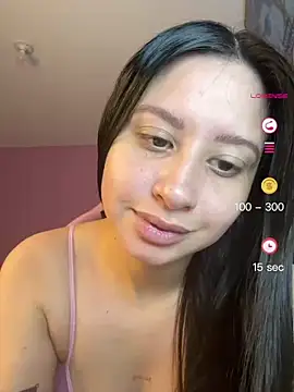 Snapshot of lucy_grey25 chatting on 06-22-26, 04:37 lucy grey25 online show from 06-22-26, 04:37