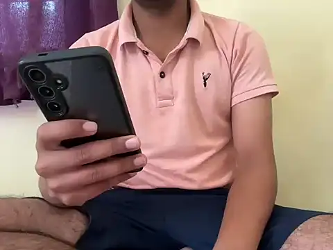 Snapshot of project085 chatting on 09-27-25, 07:24 project085 online show from 09-27-25, 07:24