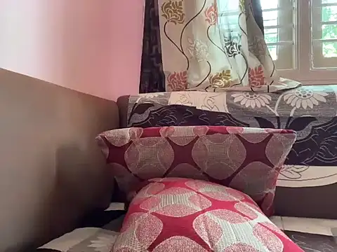 Snapshot of project085 chatting on 10-02-25, 06:31 project085 online show from 10-02-25, 06:31