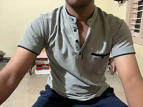 Snapshot of project085 chatting on 10-25-25, 02:35 project085 online show from 10-25-25, 02:35