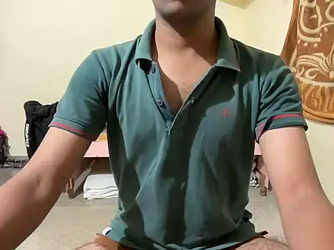 Snapshot of project085 chatting on 10-28-25, 03:36 project085 online show from 10-28-25, 03:36