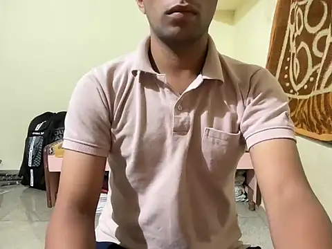 Snapshot of project085 chatting on 10-29-25, 03:36 project085 online show from 10-29-25, 03:36