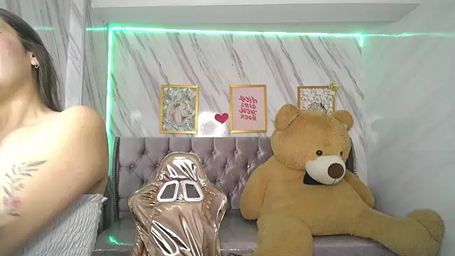 Snapshot of _Mia_sweet_b chatting on 09-13-25, 01:00 Mia sweet b online show from 09-13-25, 01:00