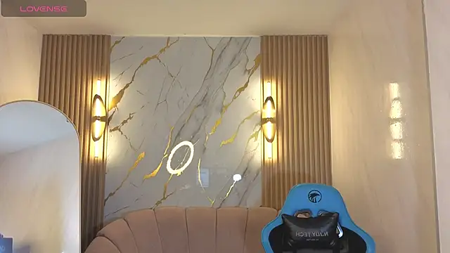 Snapshot of _Mia_sweet_b chatting on 10-15-25, 01:11 Mia sweet b online show from 10-15-25, 01:11