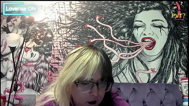 Snapshot of LunaCosmos chatting on 04-13-26, 11:32 LunaCosmos online show from 04-13-26, 11:32