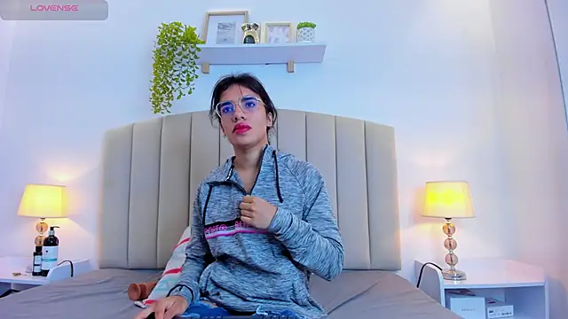 Snapshot of Rachel_Donnelly chatting on 10-09-25, 04:32 Rachel Donnelly online show from 10-09-25, 04:32