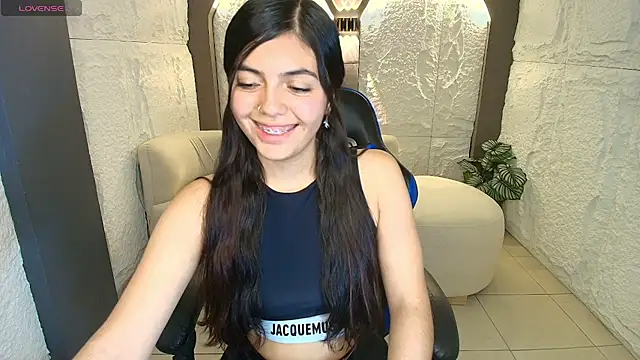 Snapshot of cami_goddess_r chatting on 10-24-25, 07:43 cami goddess r online show from 10-24-25, 07:43