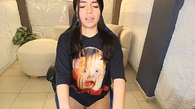 Snapshot of cami_goddess_r chatting on 11-24-25, 07:46 cami goddess r online show from 11-24-25, 07:46