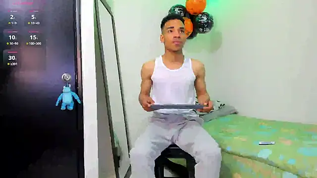 Snapshot of kenan_2601 chatting on 10-08-25, 11:24 kenan 2601 online show from 10-08-25, 11:24