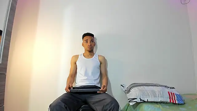 Snapshot of kenan_2601 chatting on 11-12-25, 07:57 kenan 2601 online show from 11-12-25, 07:57