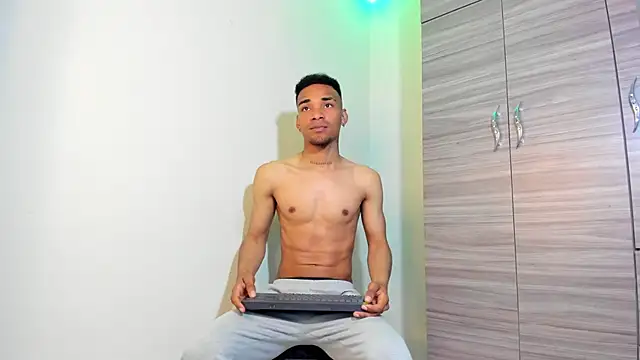 Snapshot of kenan_2601 chatting on 11-18-25, 08:02 kenan 2601 online show from 11-18-25, 08:02