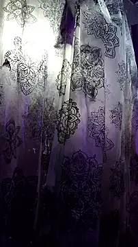 Snapshot of Dulceluz_420 chatting on 11-26-25, 06:31 Dulceluz 420 online show from 11-26-25, 06:31