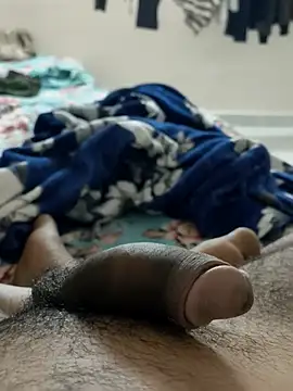 Snapshot of Bull54321 chatting on 11-28-25, 11:02 Bull54321 online show from 11-28-25, 11:02