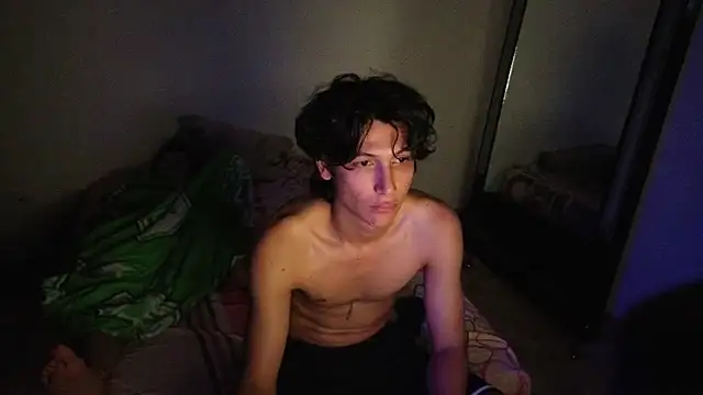 Snapshot of DavidAndClare chatting on 09-09-25, 06:13 DavidAndClare online show from 09-09-25, 06:13