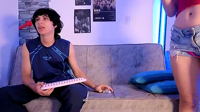 Snapshot of DavidAndClare chatting on 11-30-25, 01:48 DavidAndClare online show from 11-30-25, 01:48