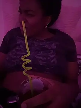 Tu GataLinda online show from 10-26-25, 03:45