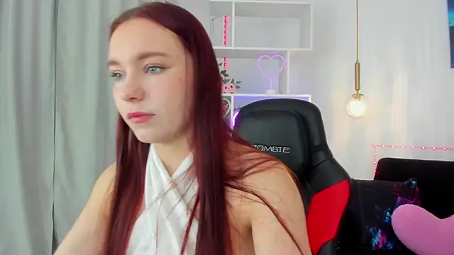 Snapshot of NoraHaynes chatting on 10-13-25, 03:06 NoraHaynes online show from 10-13-25, 03:06