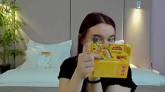 NoraHaynes online show from 01-13-26, 03:01