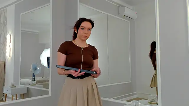 NoraHaynes online show from 02-28-26, 03:07