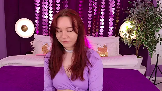 NoraHaynes online show from 04-05-26, 03:04