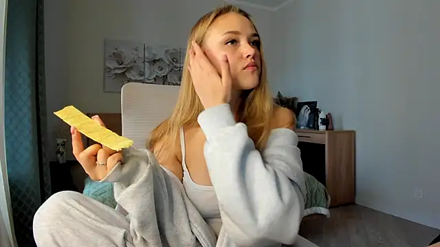 flooora 0 online show from 05-24-26, 01:43