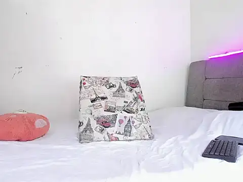 Snapshot of Edy_coltt chatting on 09-11-25, 01:33 Edy coltt online show from 09-11-25, 01:33