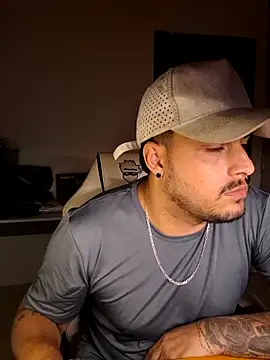 Snapshot of Mineirinhoot chatting on 12-19-25, 03:13 Mineirinhoot online show from 12-19-25, 03:13