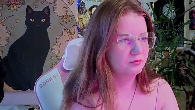 Sienna-Cow online show from 04-13-26, 08:42