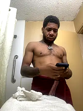 Snapshot of 1mistaGoodWood chatting on 10-13-25, 12:38 1mistaGoodWood online show from 10-13-25, 12:38