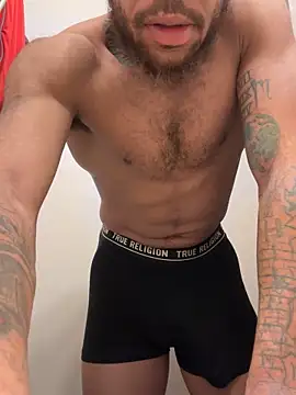 Snapshot of 1mistaGoodWood chatting on 10-25-25, 11:29 1mistaGoodWood online show from 10-25-25, 11:29