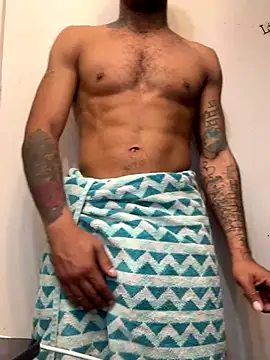 Snapshot of 1mistaGoodWood chatting on 12-21-25, 04:14 1mistaGoodWood online show from 12-21-25, 04:14