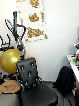 hotadhara01 online show from 09-12-25, 03:39