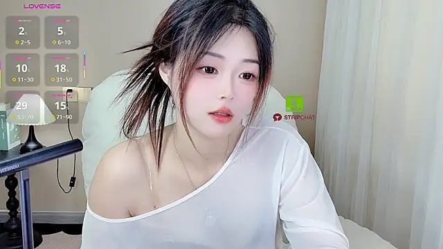 Snapshot of CeeKie chatting on 09-09-25, 04:45 CeeKie online show from 09-09-25, 04:45