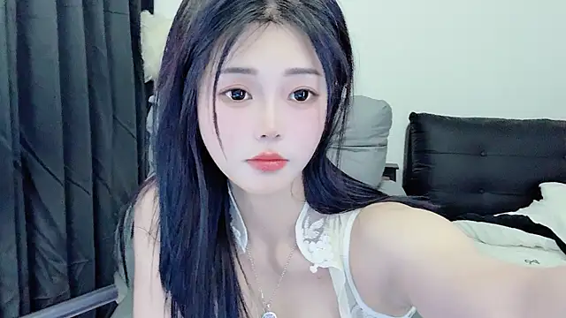 Snapshot of CeeKie chatting on 10-26-25, 05:57 CeeKie online show from 10-26-25, 05:57