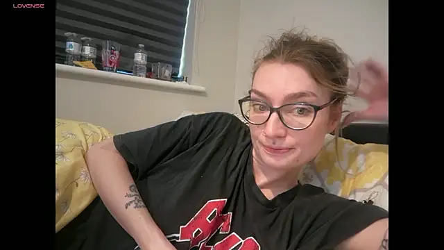 harleyblair online show from 04-11-26, 02:32