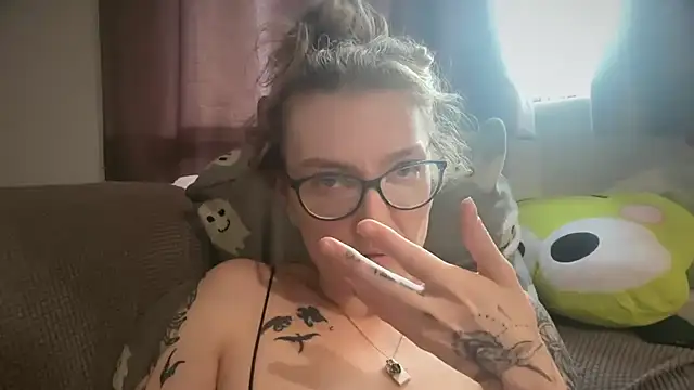 Snapshot of harleyblair chatting on 07-05-26, 06:15 harleyblair online show from 07-05-26, 06:15