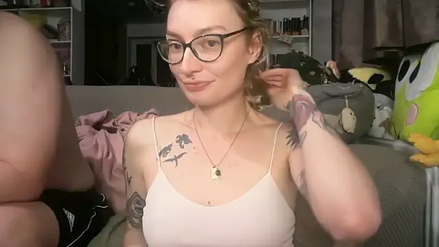 Snapshot of harleyblair chatting on 07-14-26, 02:05 harleyblair online show from 07-14-26, 02:05