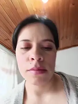 Snapshot of JenniferLegs chatting on 12-17-25, 07:53 JenniferLegs online show from 12-17-25, 07:53