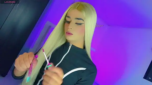 Snapshot of HANNAH_BACKERS chatting on 10-05-25, 11:35 HANNAH BACKERS online show from 10-05-25, 11:35