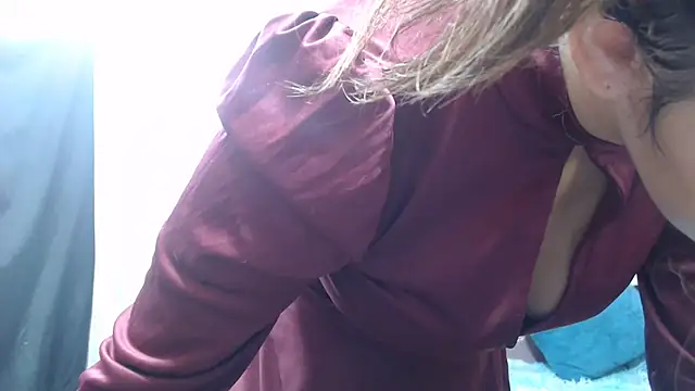 annie clark2 online show from 12-14-25, 06:34