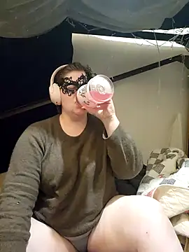 VeiledMuse online show from 10-21-25, 01:17