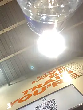 Snapshot of _ManuVeelez chatting on 09-12-25, 12:11 ManuVeelez online show from 09-12-25, 12:11