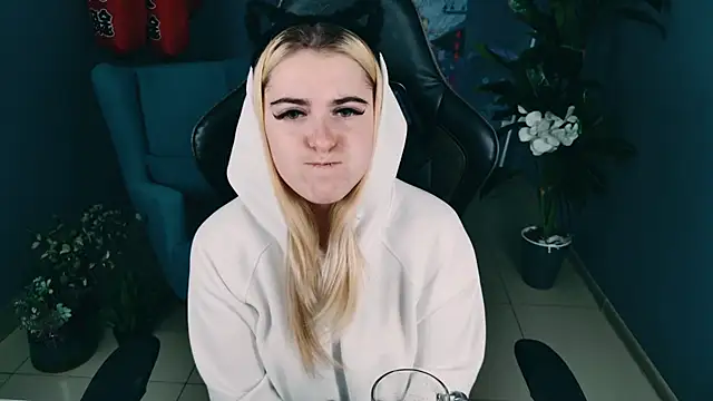 Stef Nicks online show from 09-26-25, 05:22