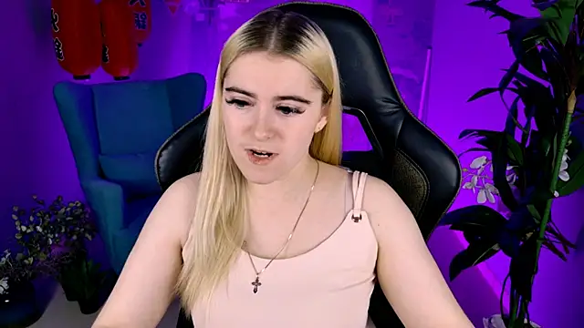 Stef Nicks online show from 10-04-25, 09:18