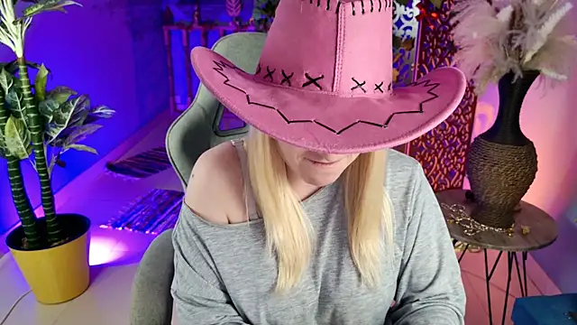 Stef Nicks online show from 03-15-26, 09:04