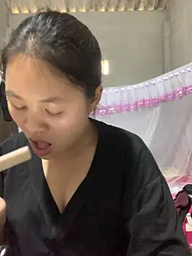 NhuFox online show from 10-09-25, 02:42